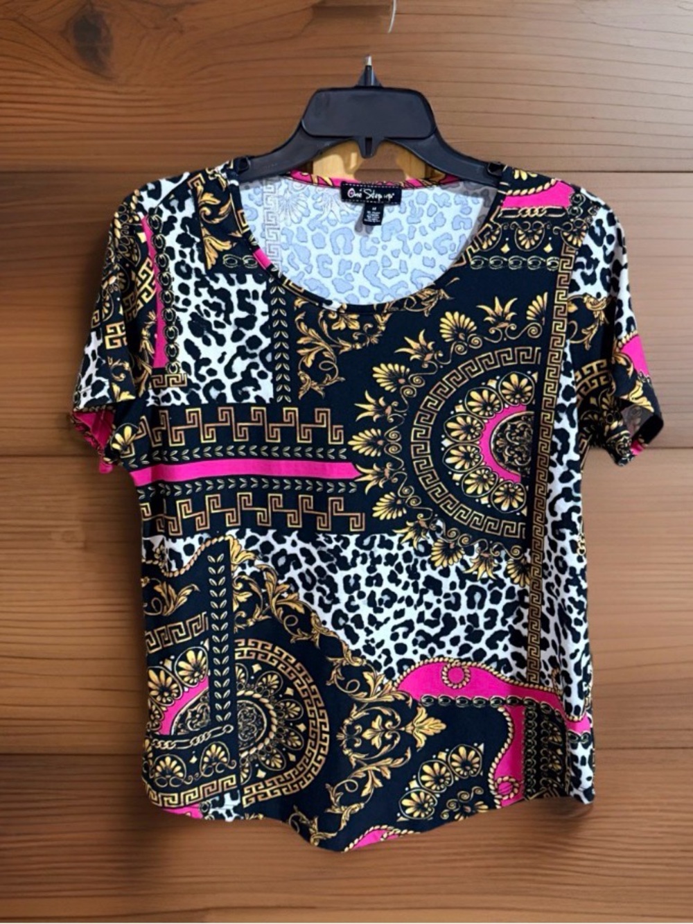 NWOT One Step Ahead Black, Pink & Gold Baroque Print Short Sl Top-M-EC